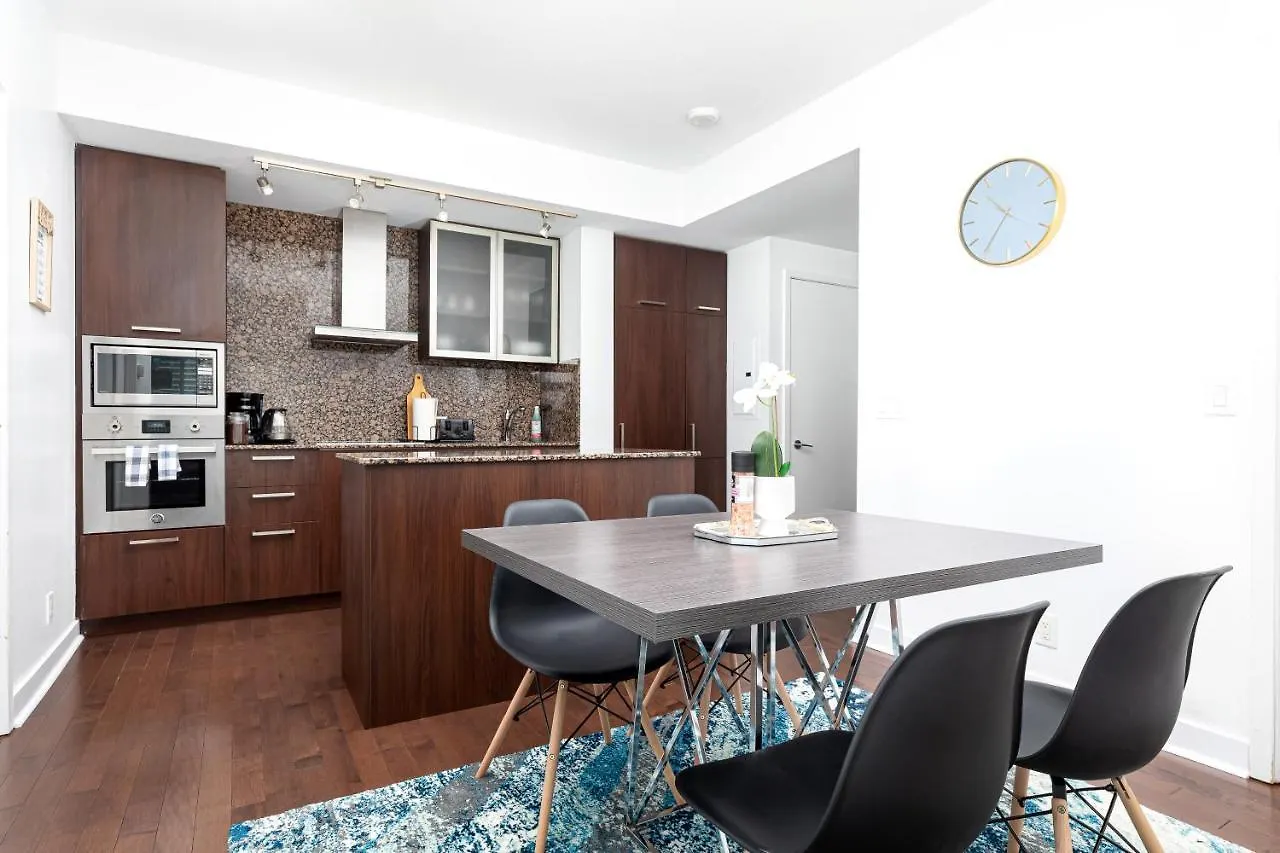 Downtown Toronto Condo Mins From Scotiabank Arena, Tiff, Cn Tower, Union, Mtcc Apartment
