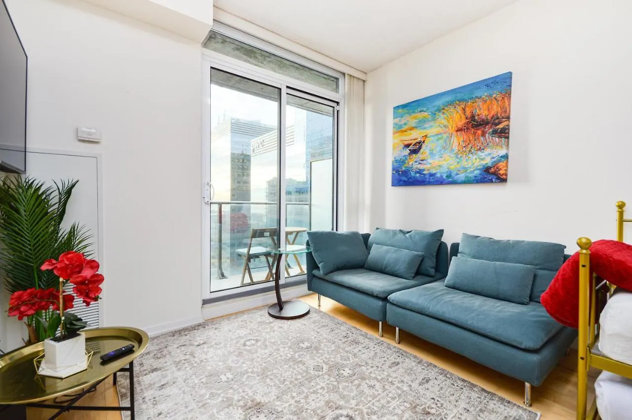 Downtown Toronto Condo Mins From Scotiabank Arena, Tiff, Cn Tower, Union, Mtcc 0*,