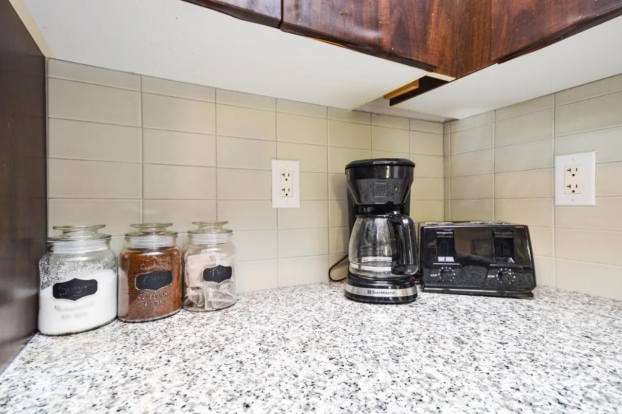Apartment Downtown Toronto Condo Mins From Scotiabank Arena, Tiff, Cn Tower, Union, Mtcc
