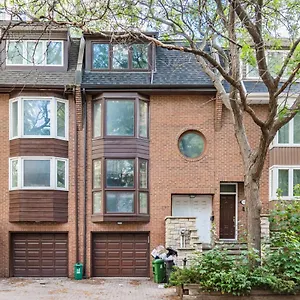https://condo-close-to-cn-tower.niagara-fallshotels.com