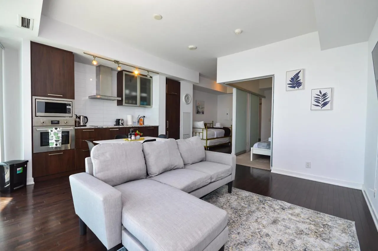 Downtown Toronto Condo Mins From Scotiabank Arena, Tiff, Cn Tower, Union, Mtcc